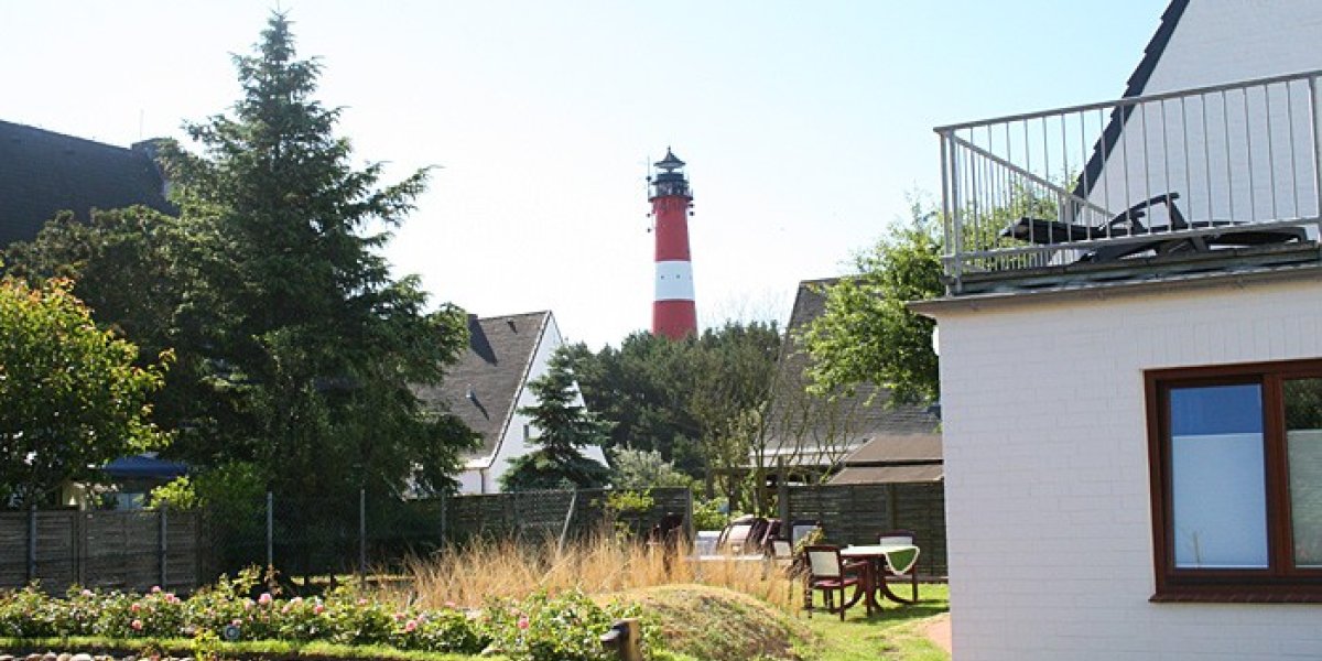 Garten mit Blick auf Leuchtturm